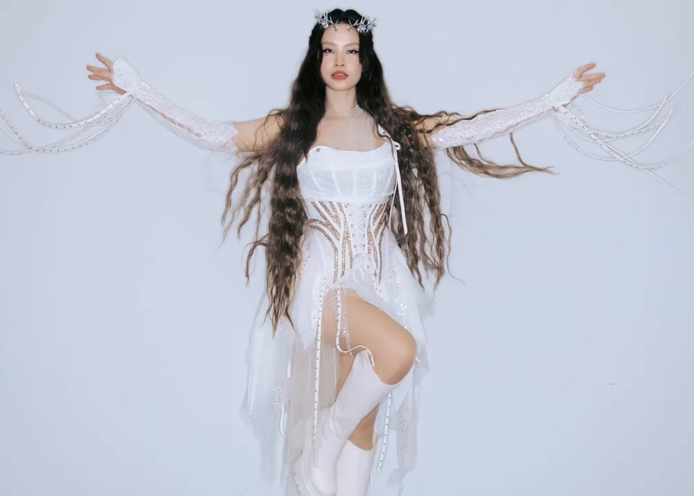 Cập nhật nhanh nhất các tin tức về Đông Nhi