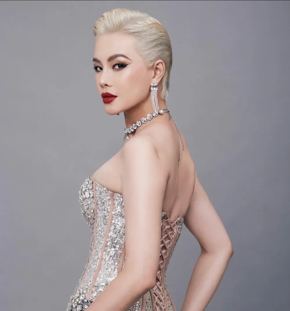 Số đo đáng mơ ước của Hà Kino cao