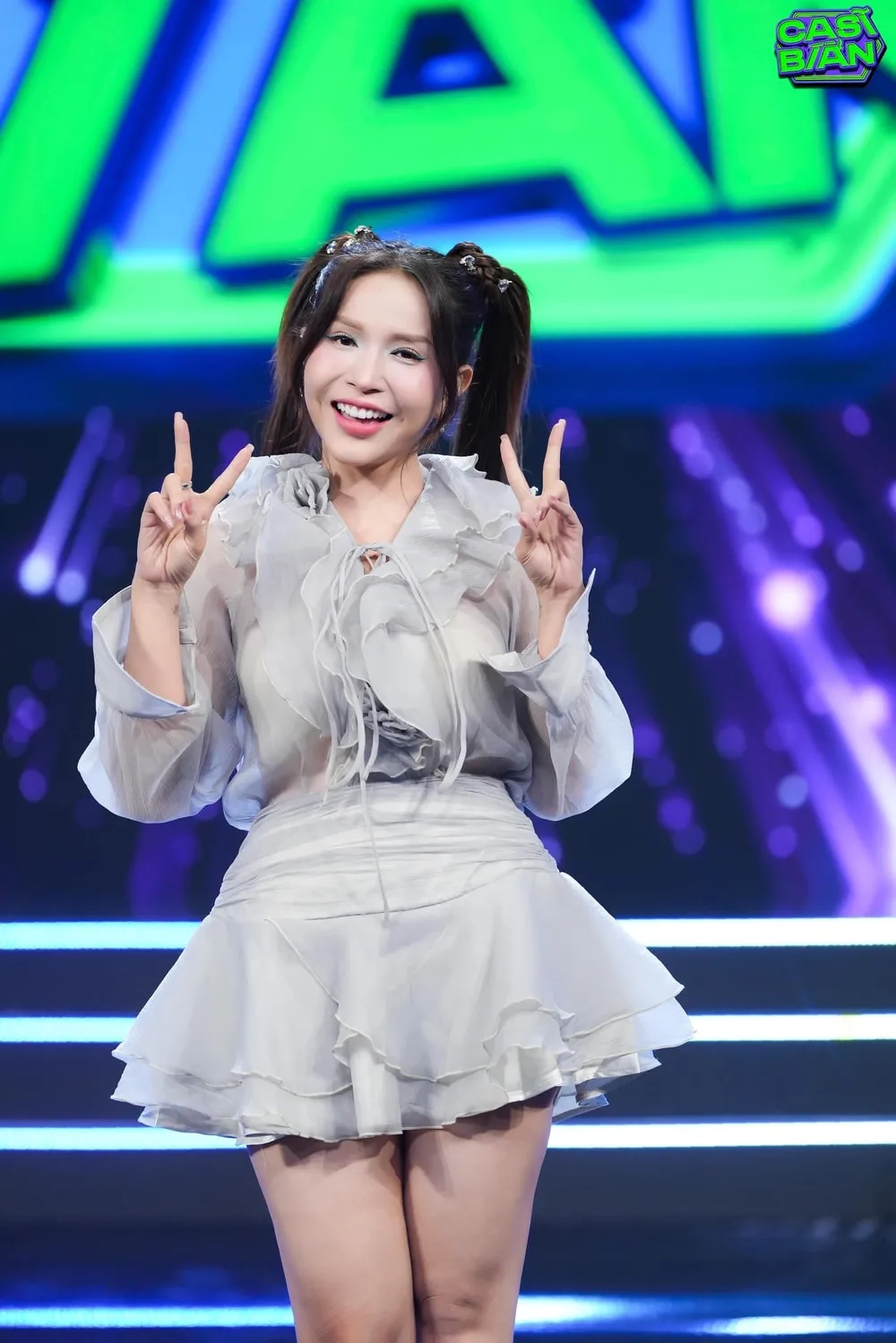 Lắng nghe giọng hát lạ của Khả Như hát