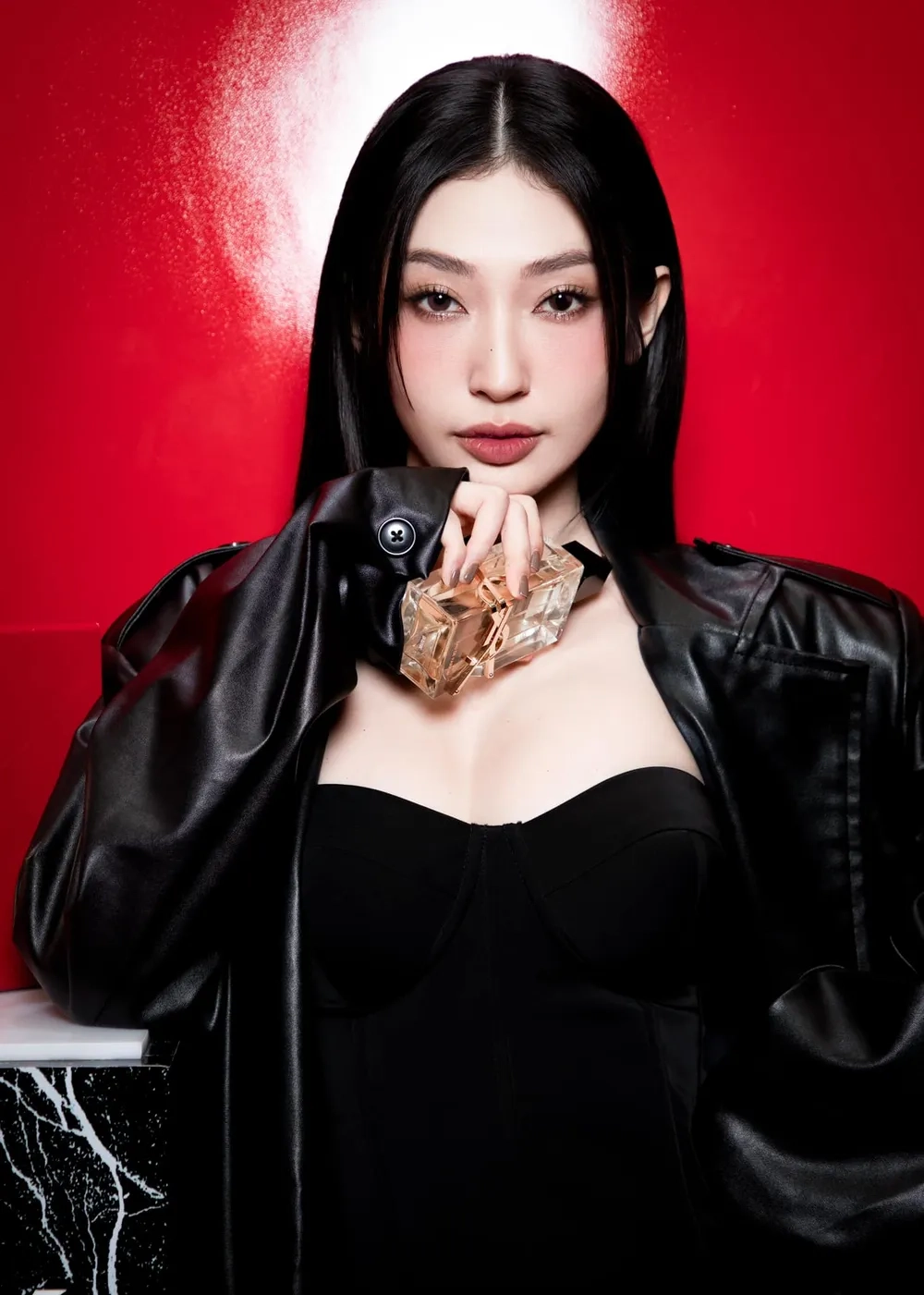 MV mới Xe buýt hai tầng Khổng Tú Quỳnh gây sốt