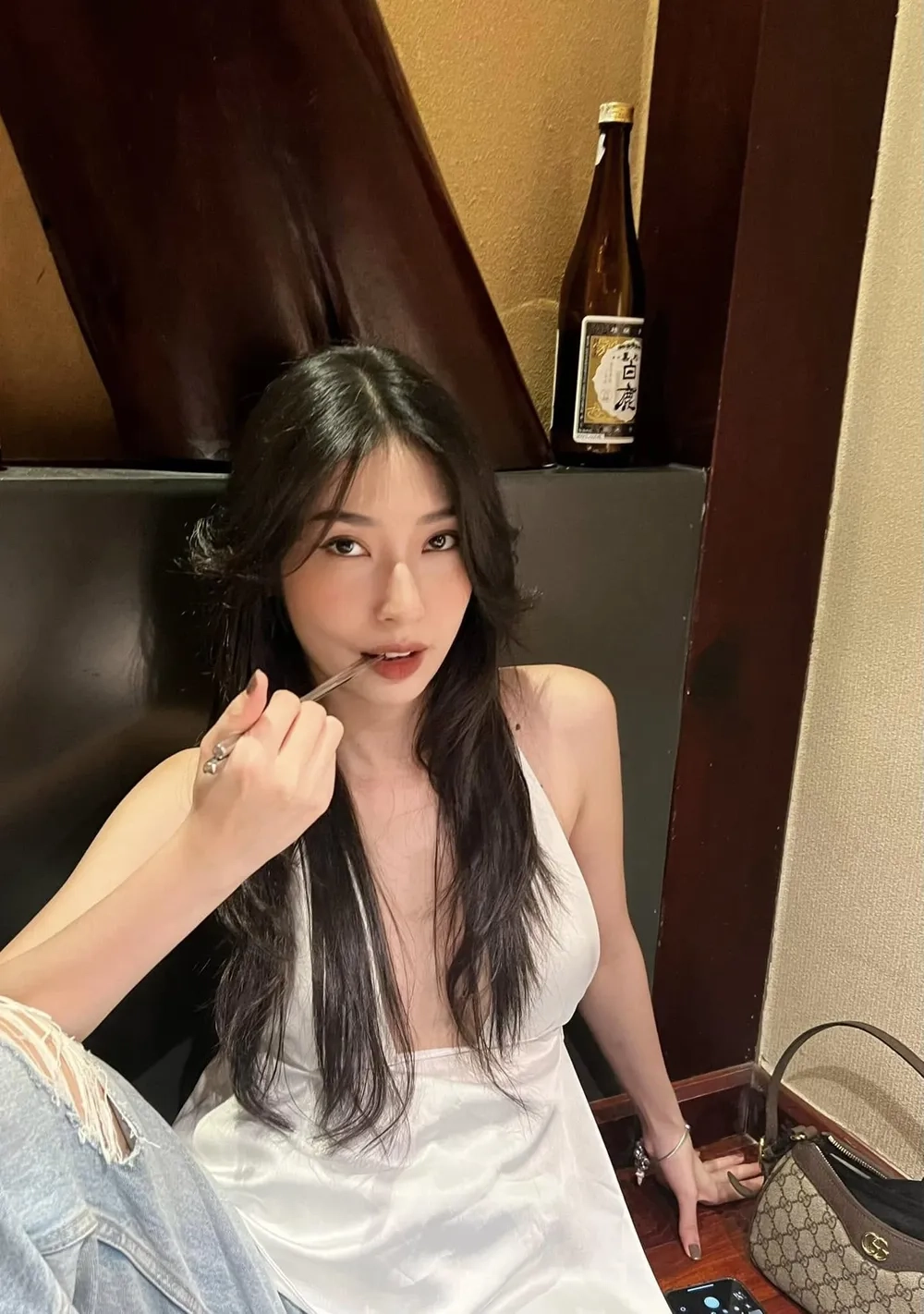 Hé lộ số đo thật Khổng Tú Quỳnh chiều cao