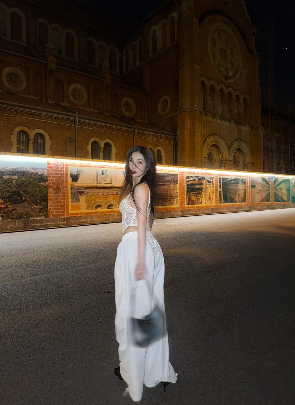 Chiều cao thật của Khổng Tú Quỳnh cao bao nhiêu