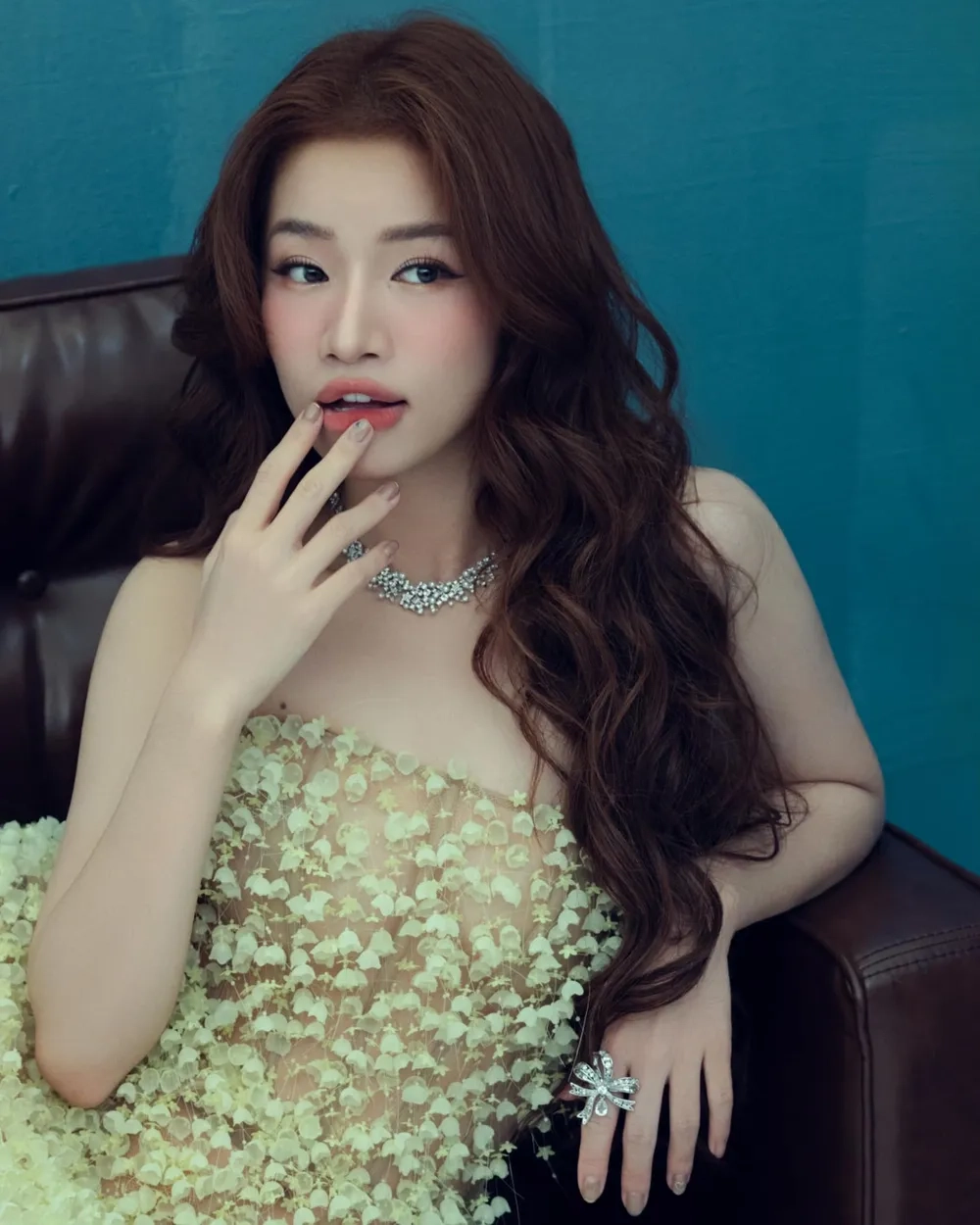 Cô ấy từng học ở đâu Lâm Bảo Ngọc học trường nào