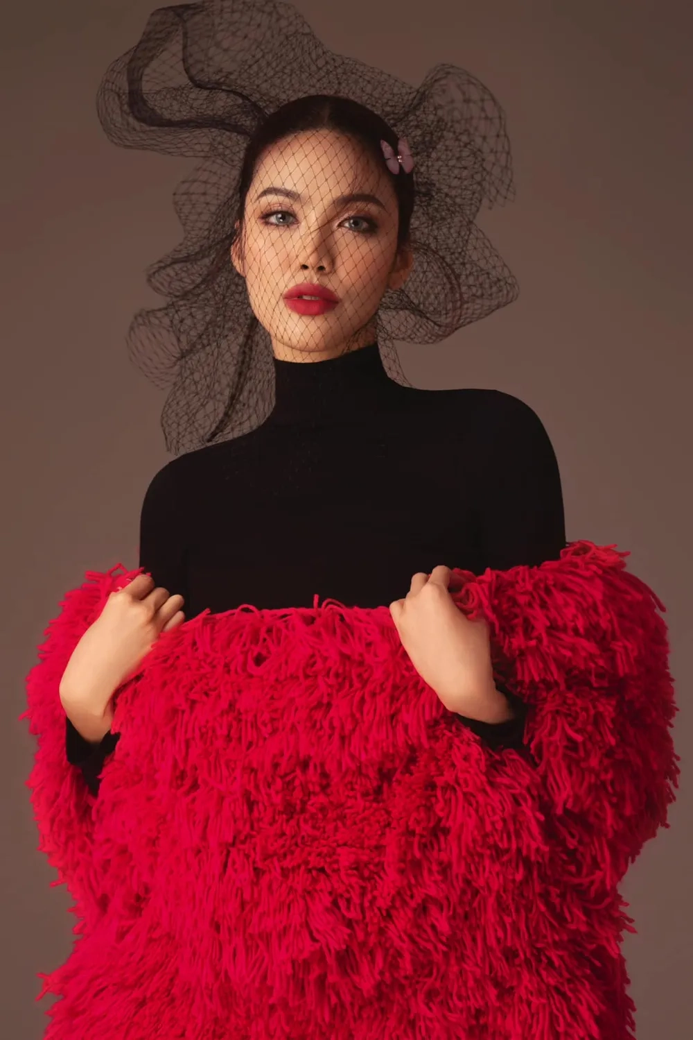 Vẻ đẹp nổi bật với Lan Khuê chiều cao vượt trội