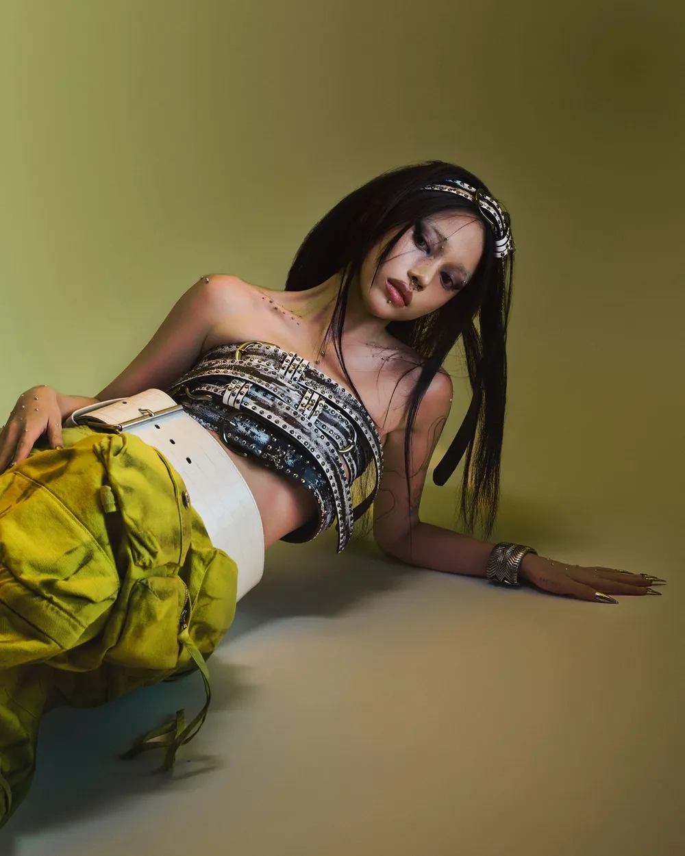 Fan bấn loạn vì Linh Ngọc Đàm sao nhập ngũ