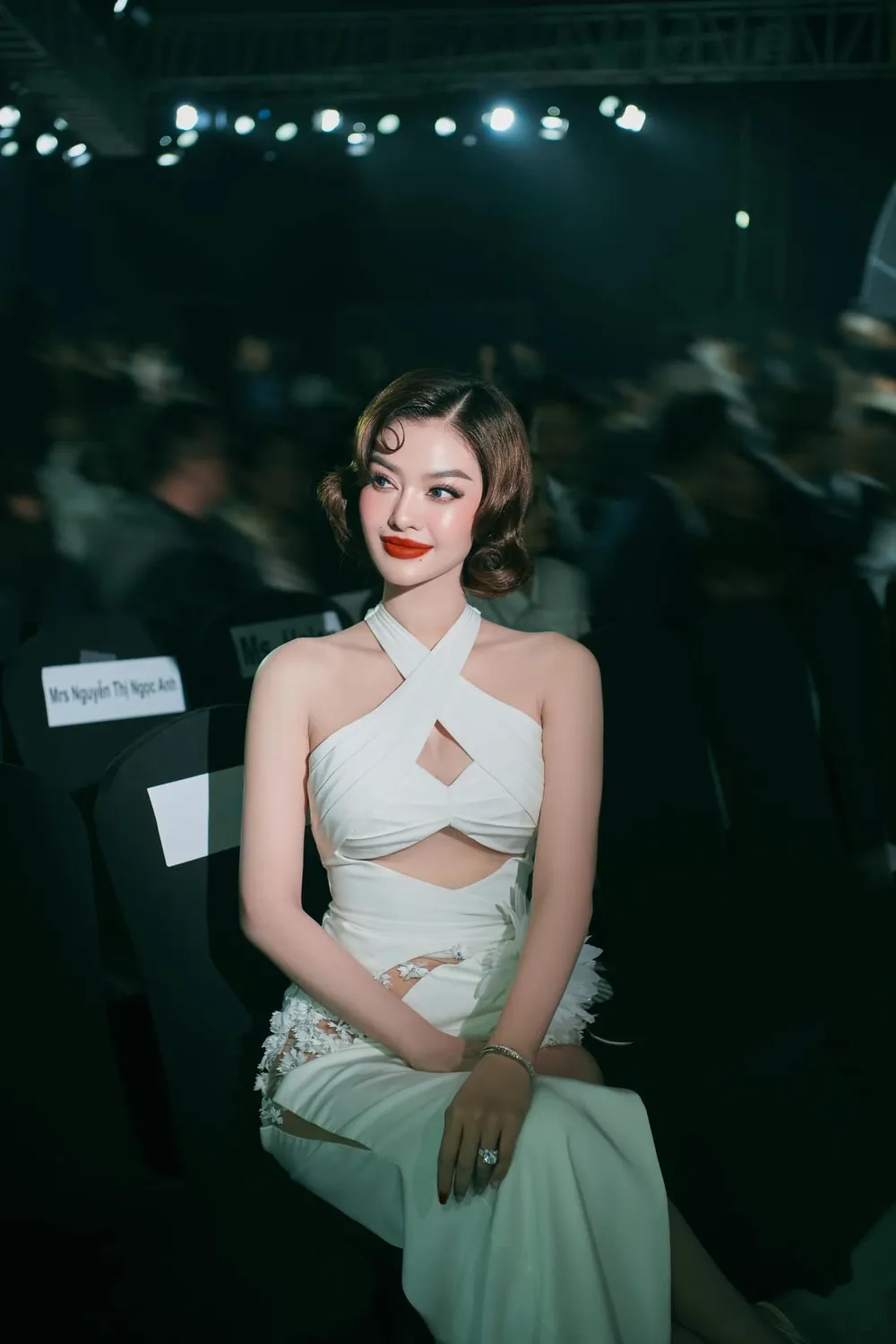 Profile đầy ấn tượng của Lona Kiều Loan học vấn