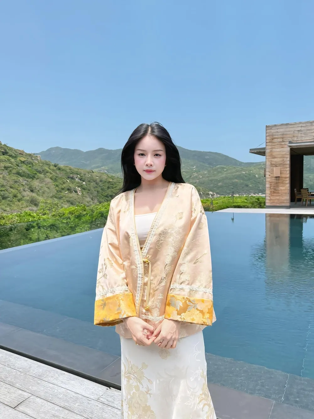 Cháy hết mình ở DJ Mie chị đẹp Đạp gió rẽ sóng