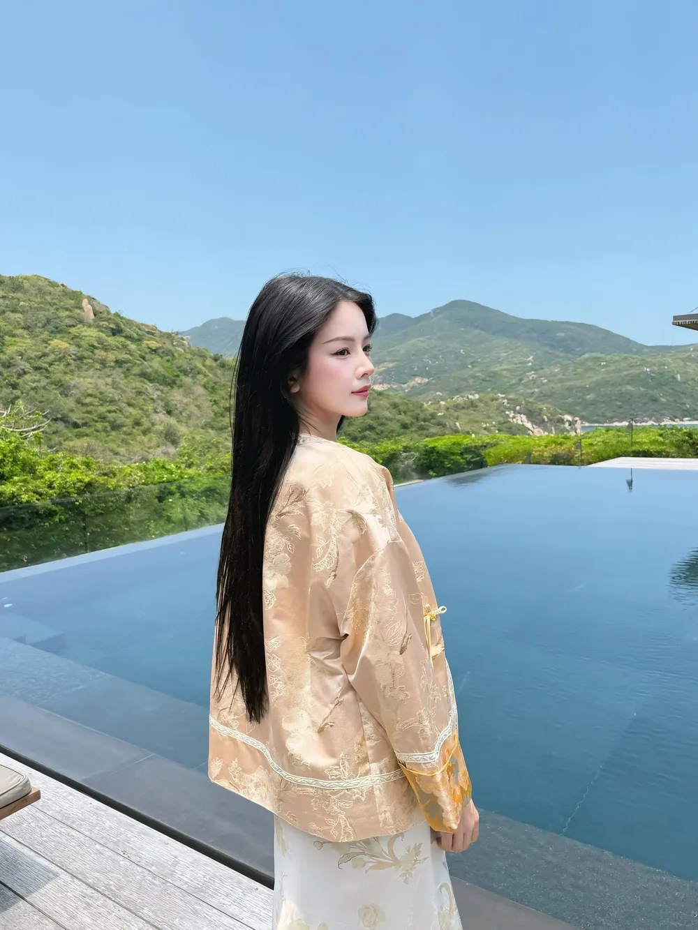 Gây bão truyền hình với DJ Mie chị đẹp Đạp gió