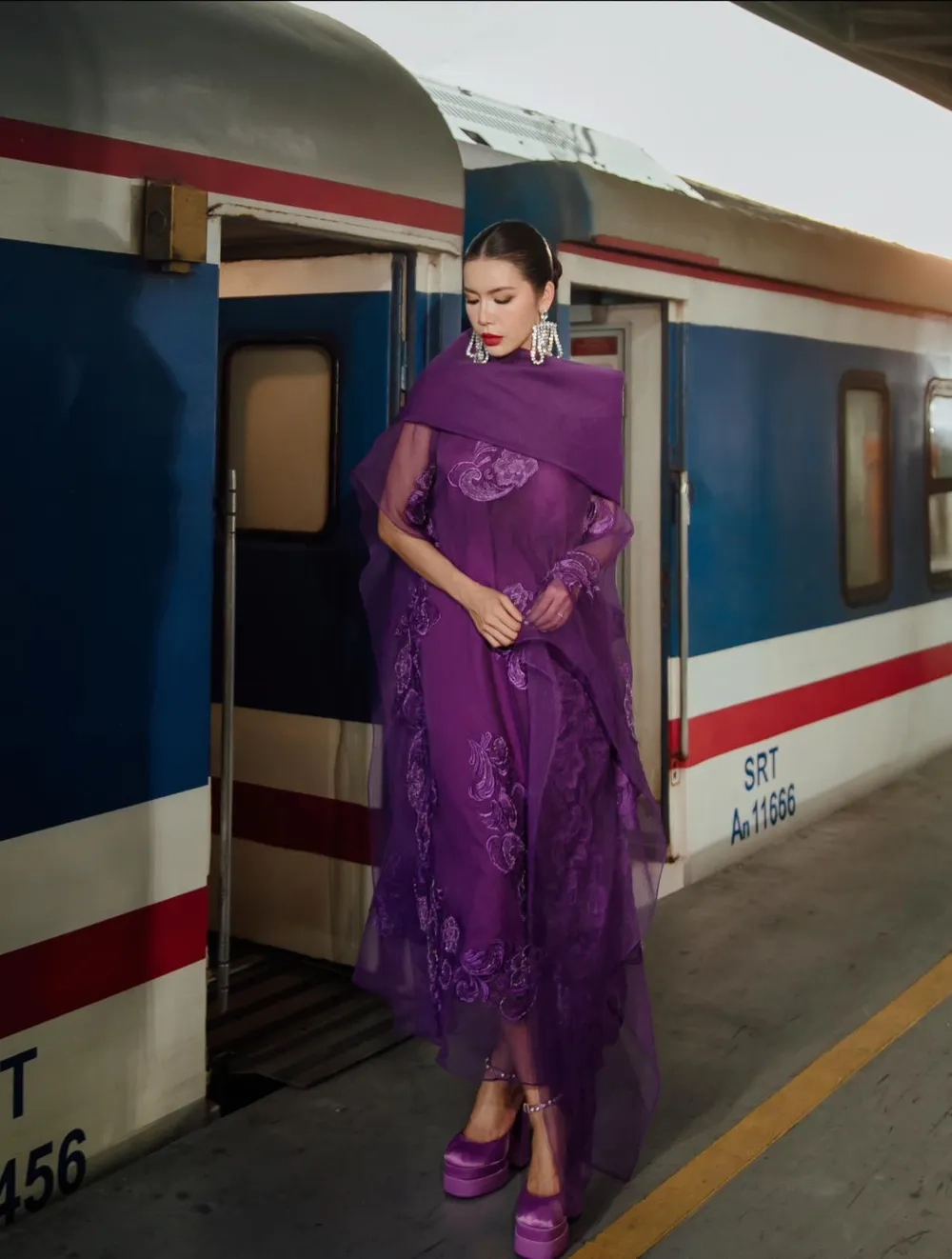 Lắng nghe cảm xúc thật từ Minh Tú Podcast