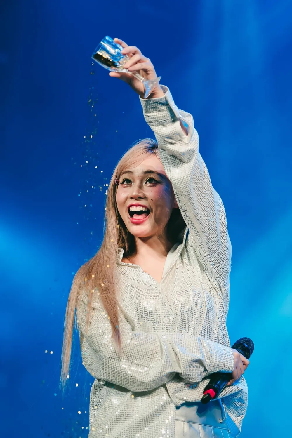 Phản ứng cực thú vị trong clip MisThy