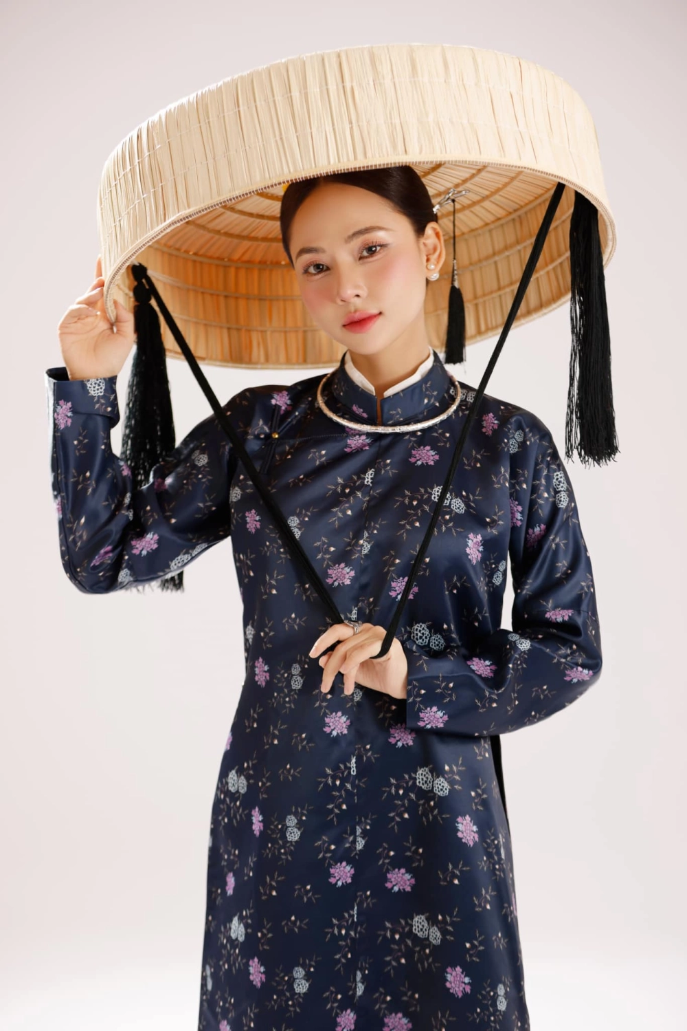 Sức hút từ Đi giữa trời rực rỡ Ngô Lan Hương khiến fan thổn thức