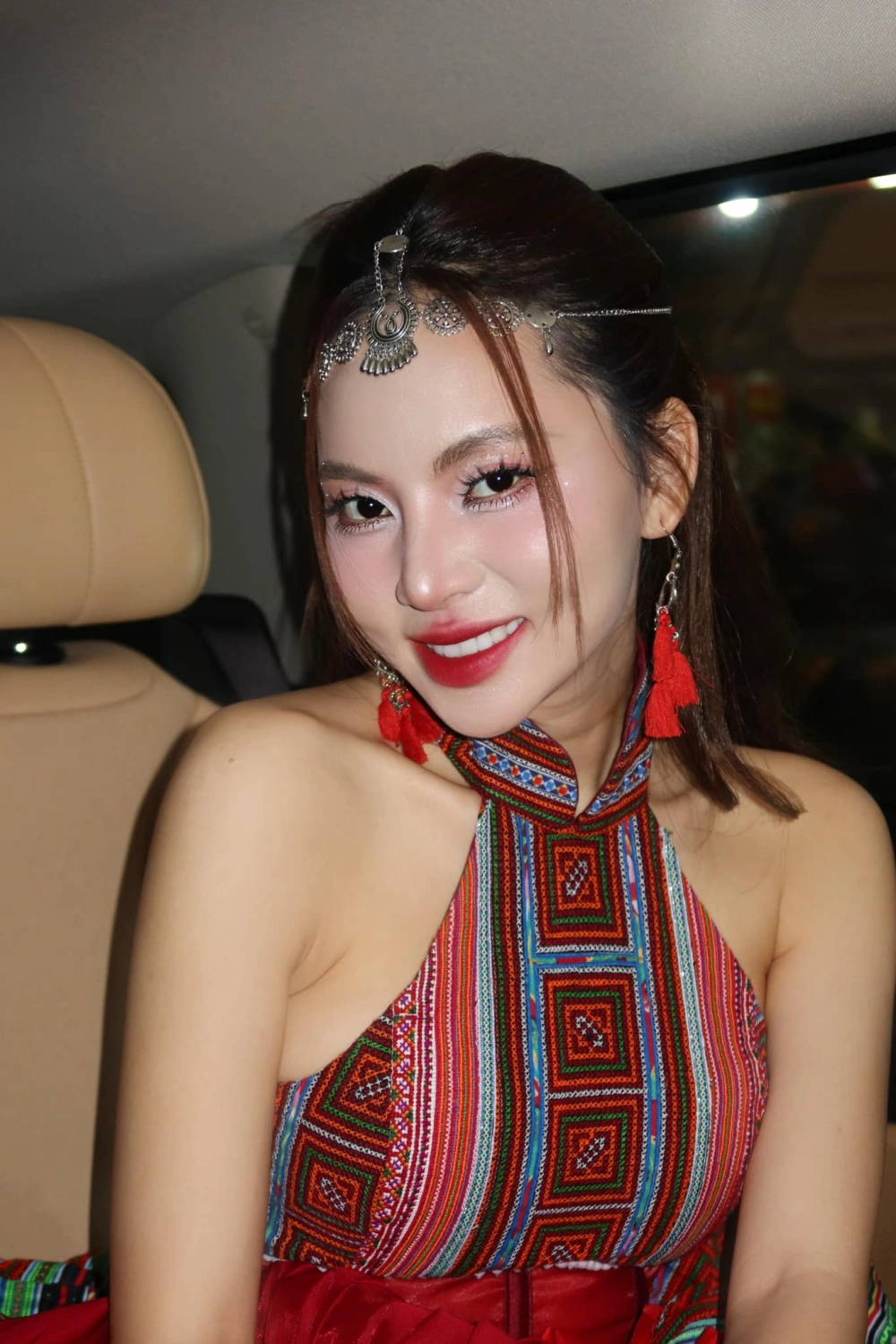 Người nghe xúc động với Em như nào cũng được Ngô Lan Hương