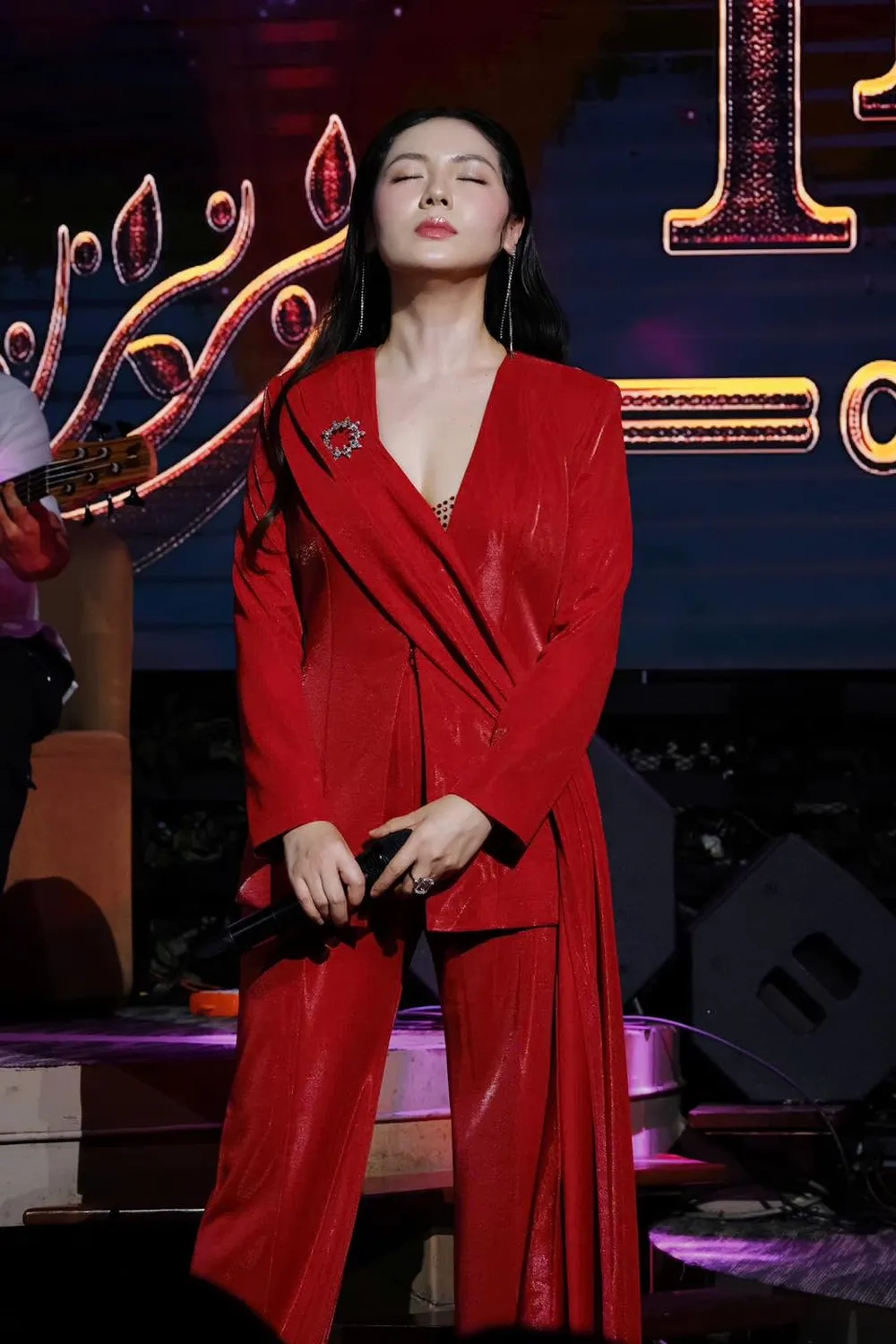 Chạm vào cảm xúc với loạt hit nhạc Phương Linh