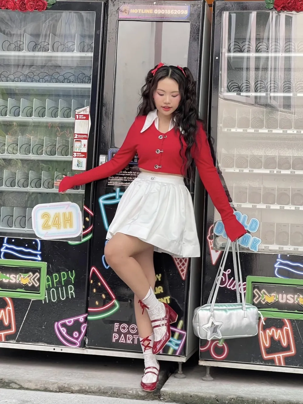 Khán giả xúc động với vũ trụ có anh Phương Mỹ Chi