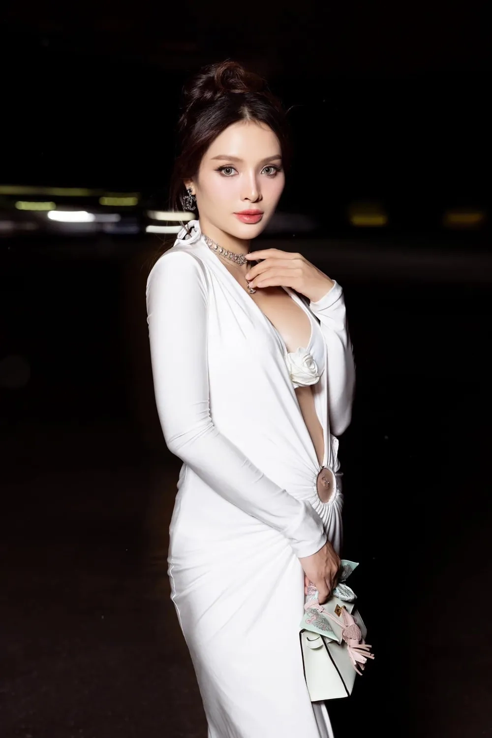 Thông tin đầy đủ trong tiểu sử Phương Trinh Jolie