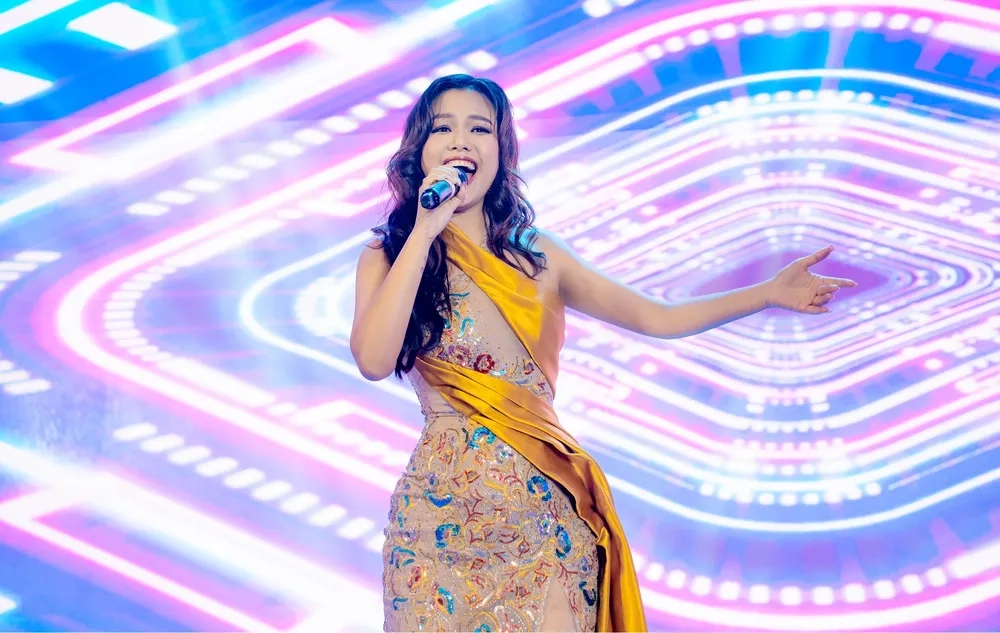 Đắm chìm trong nhạc sống lời bài hát Phương Vy 60 năm cuộc đời