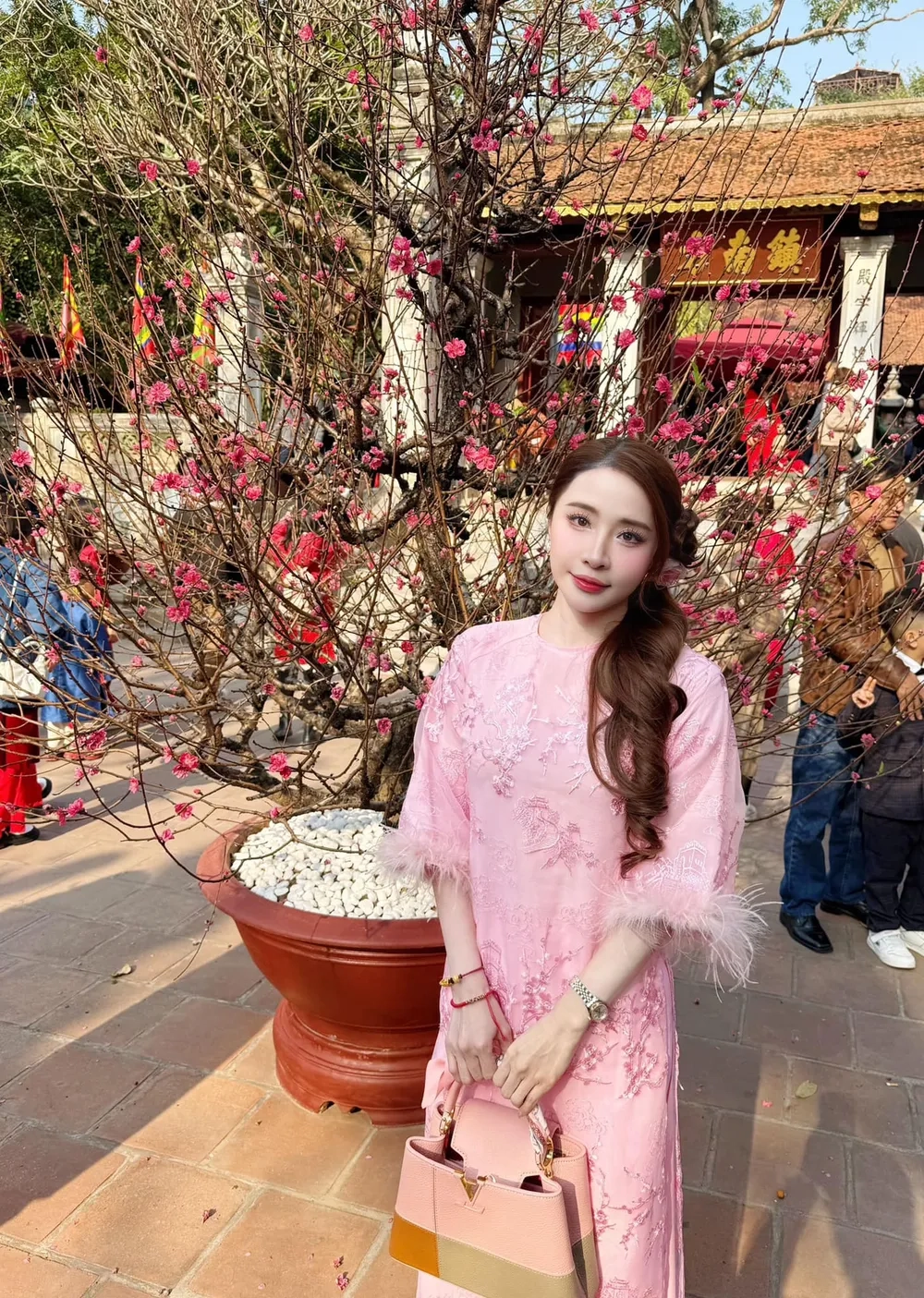 Khám phá phong cách qua Quỳnh Nga Tiktok