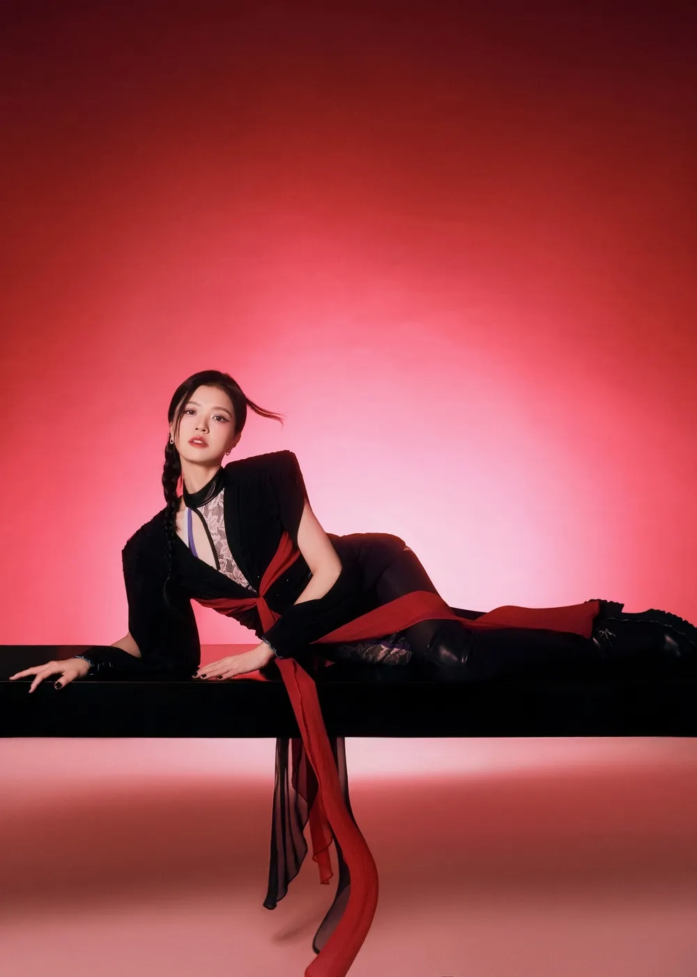 Lộ số đo thật của Suni Hạ Linh cao bao nhiêu