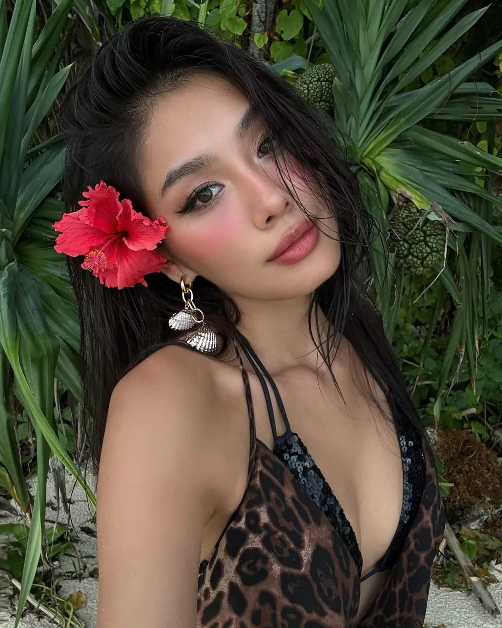 Bộ váy nổi bật Thảo Nhi Lê Evening Gown