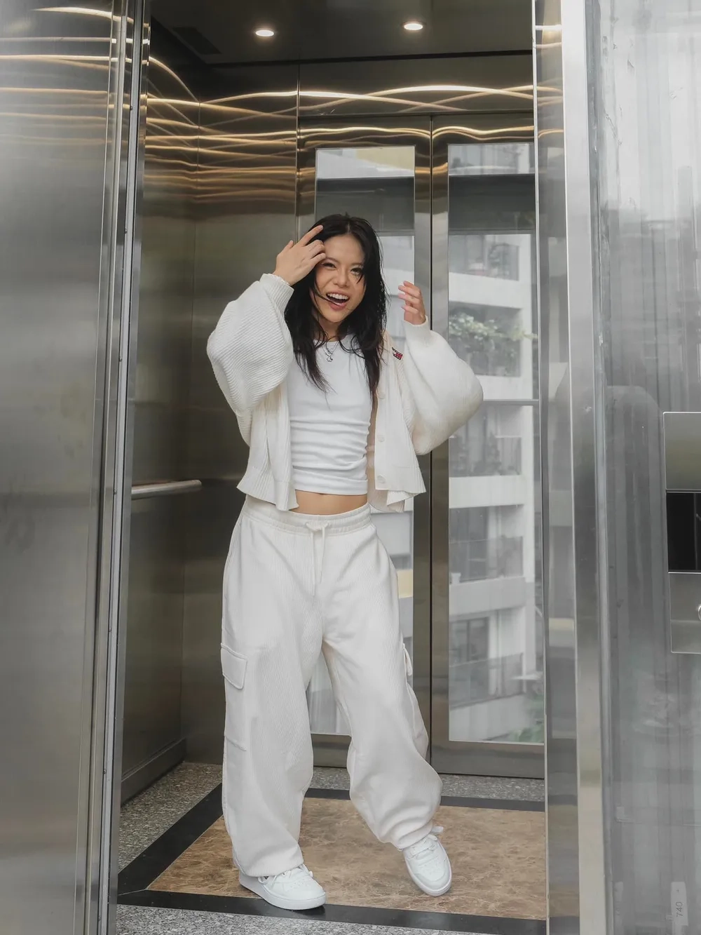 Giai điệu bắt tai của karaoke Tlinh