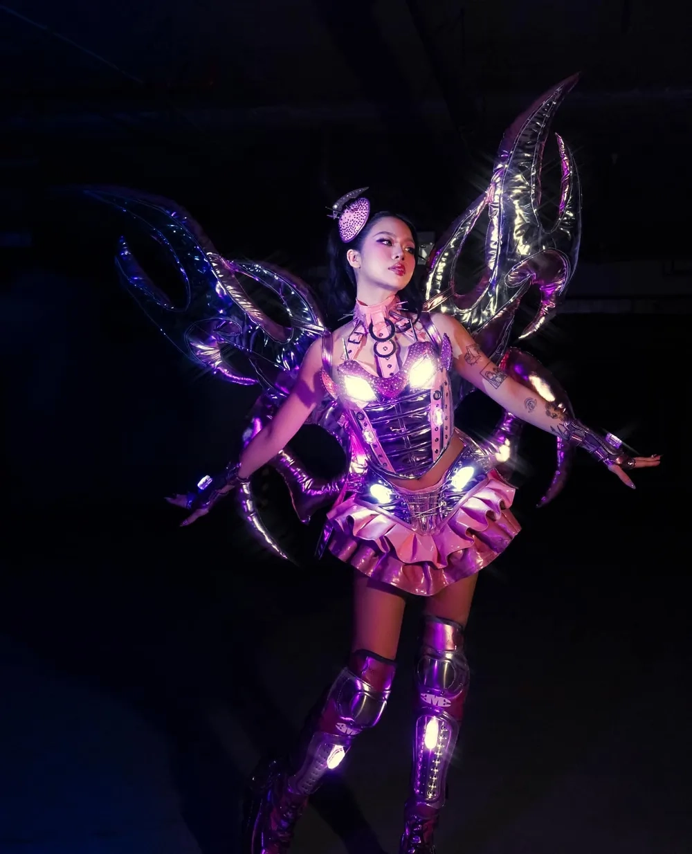 Thưởng thức bản nhạc hot từ playlist Tlinh