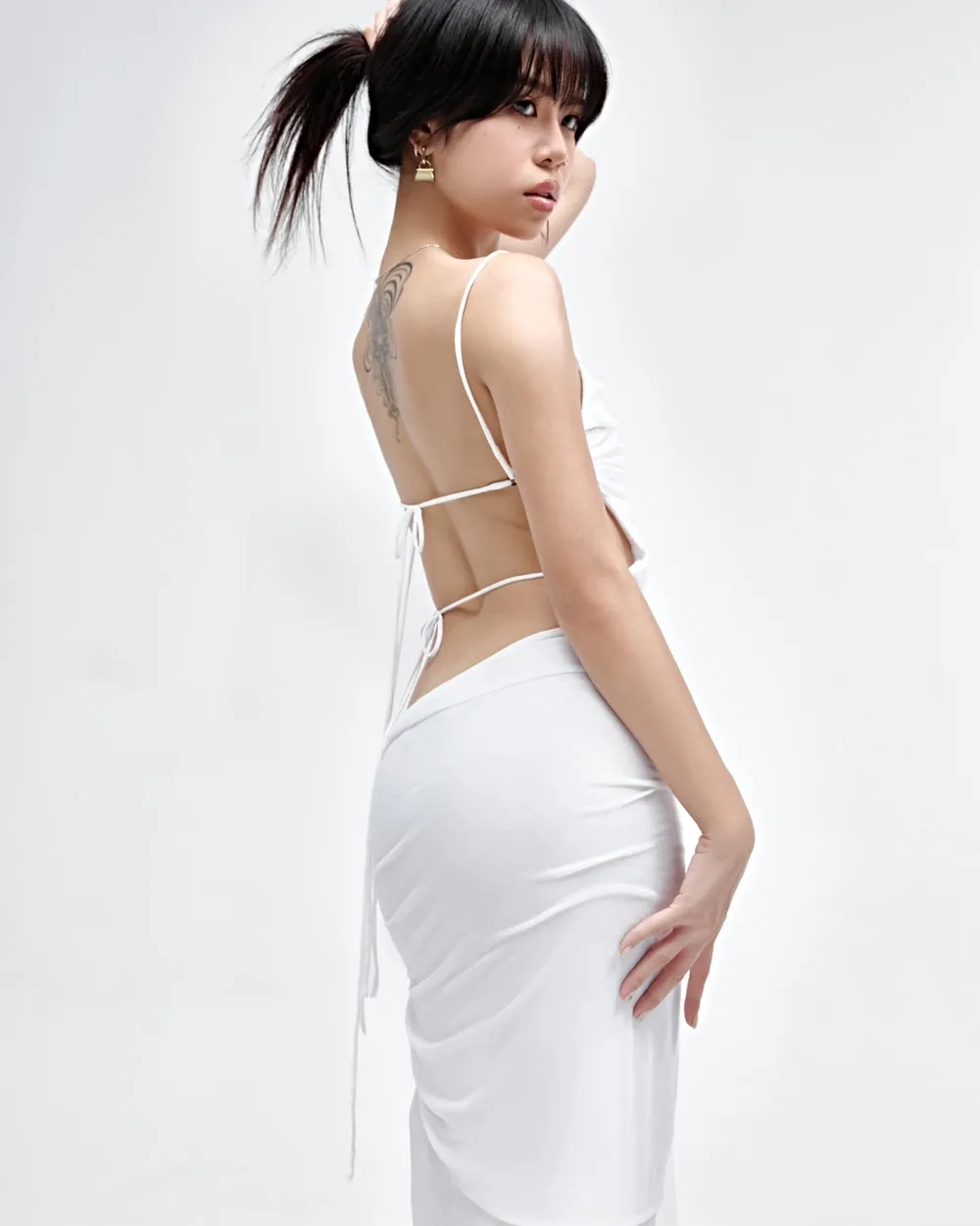 Lạc vào không gian mộng mơ lời bài hát Tlinh thế giới thần tiên