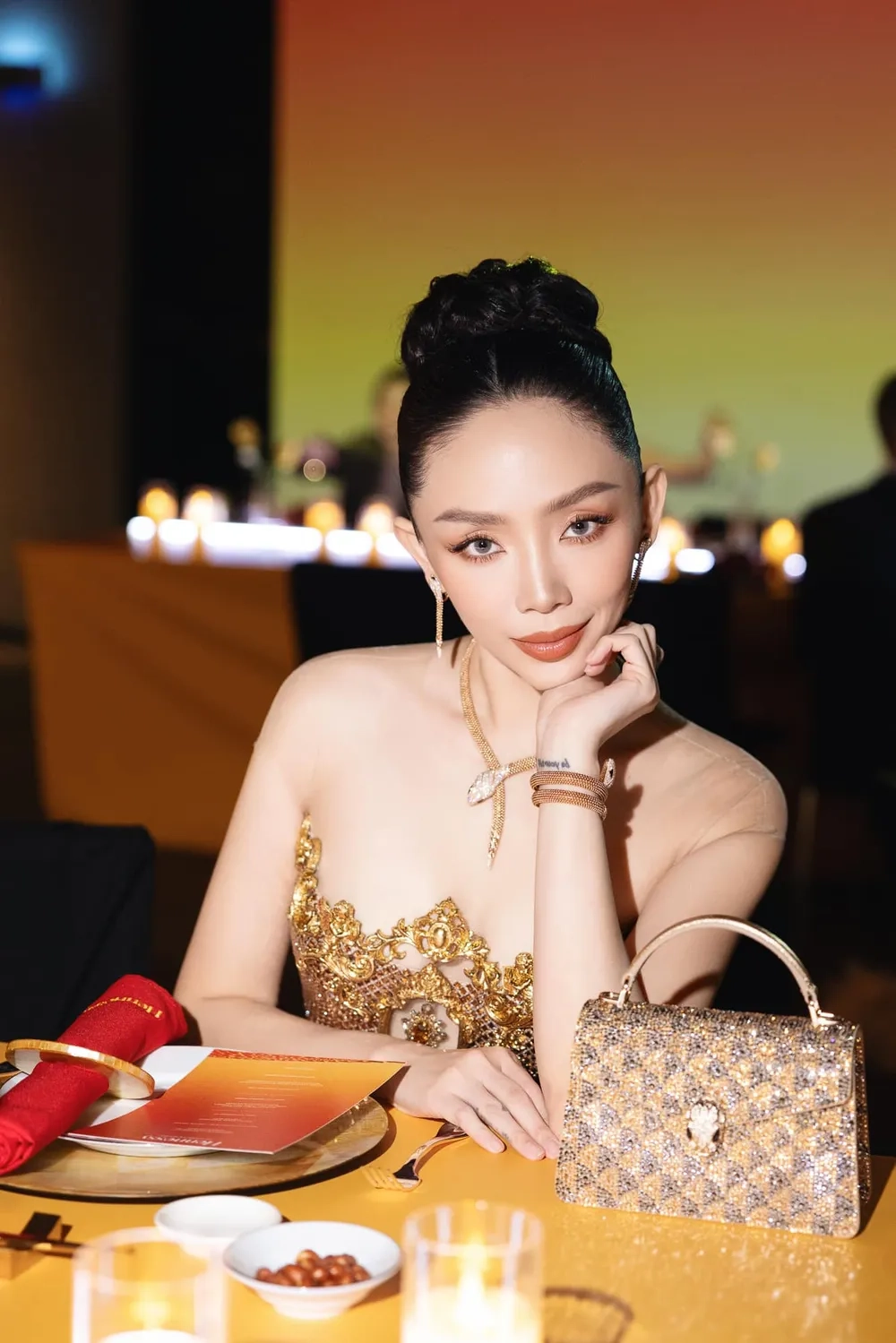 Giai điệu buồn trong lời bài hát Tóc Tiên Em Không Là Duy Nhất