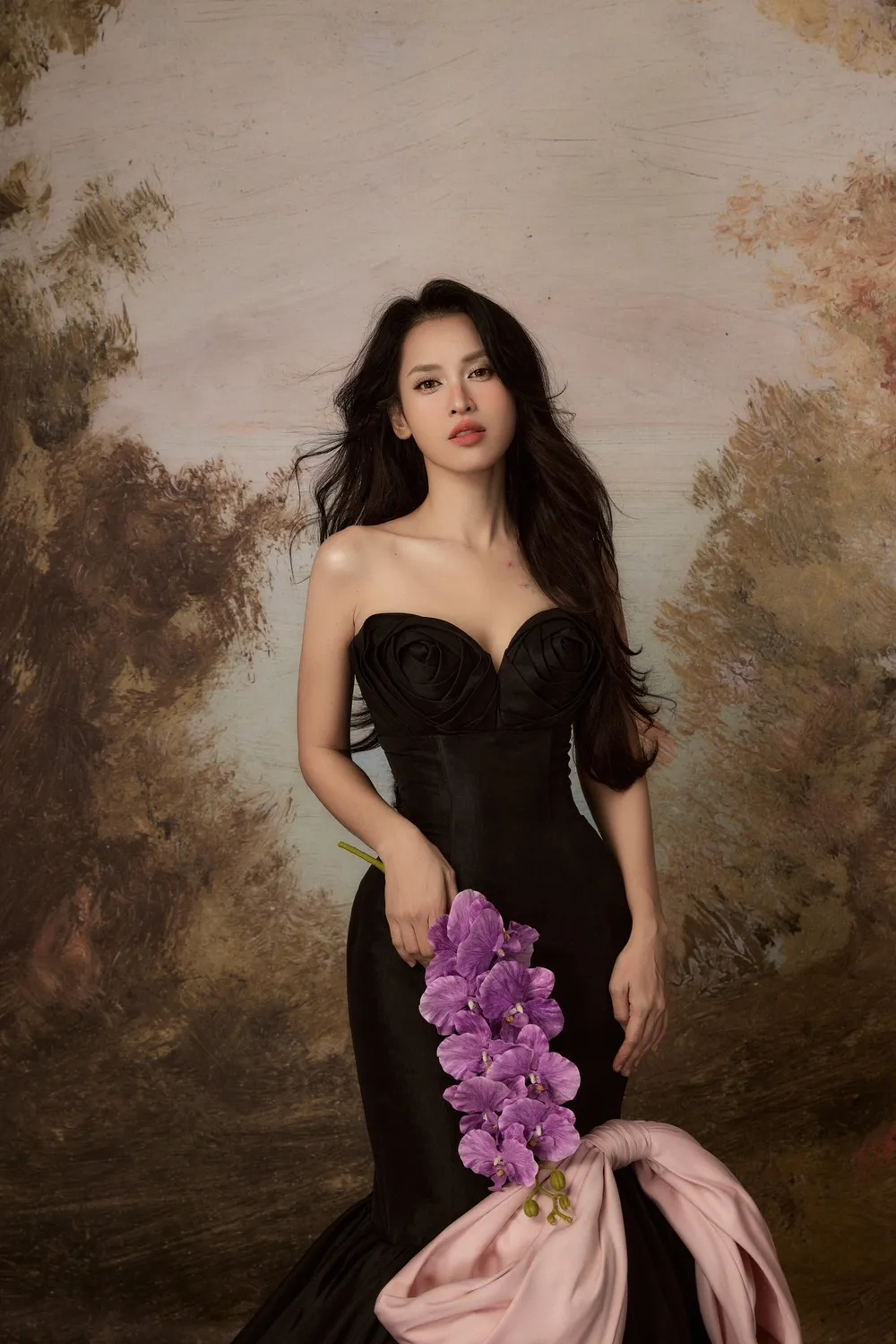 Khám phá Tú Vi bao nhiêu tuổi và nhan sắc trẻ trung