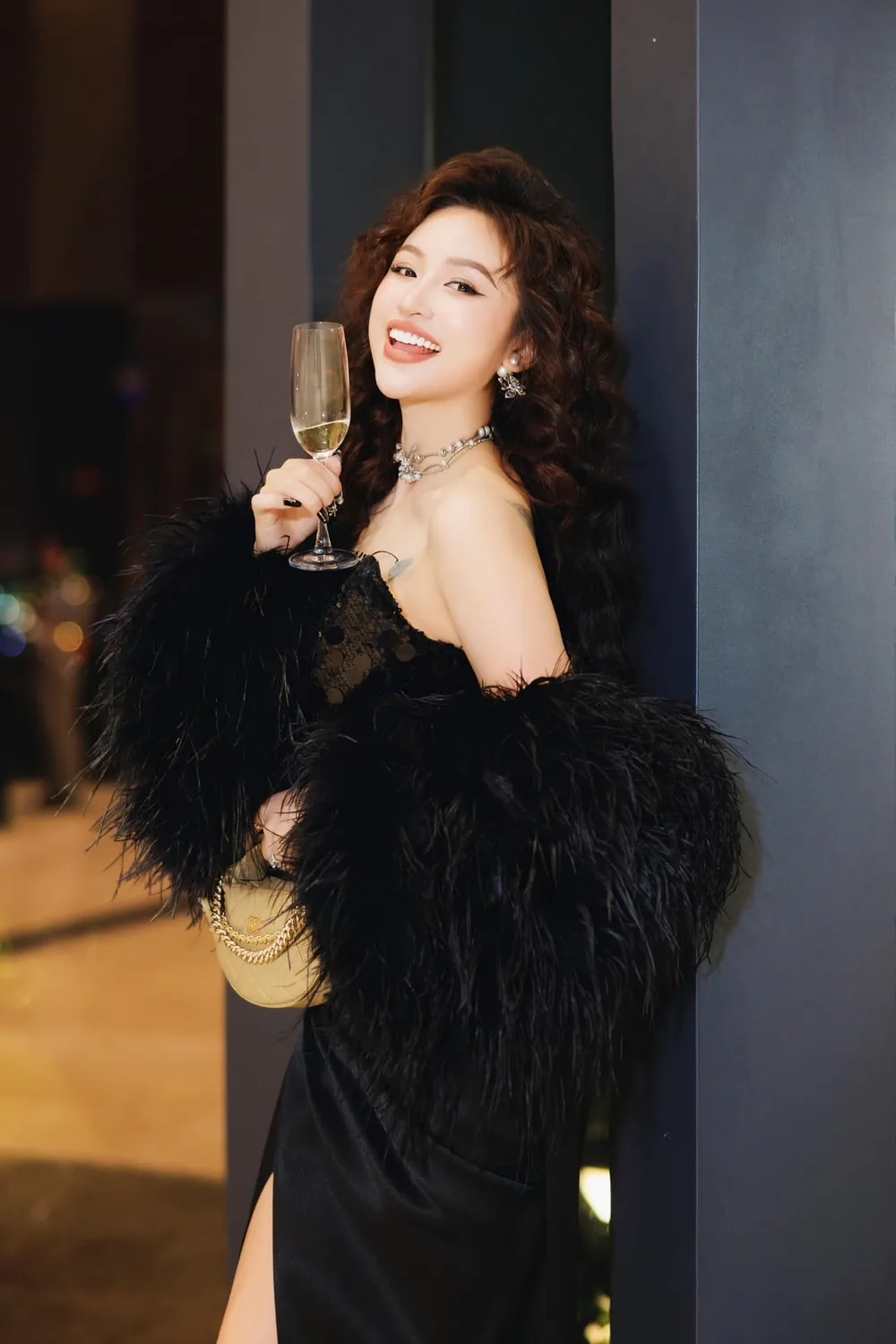 Bất ngờ với câu trả lời Vân Hugo sinh năm bao nhiêu