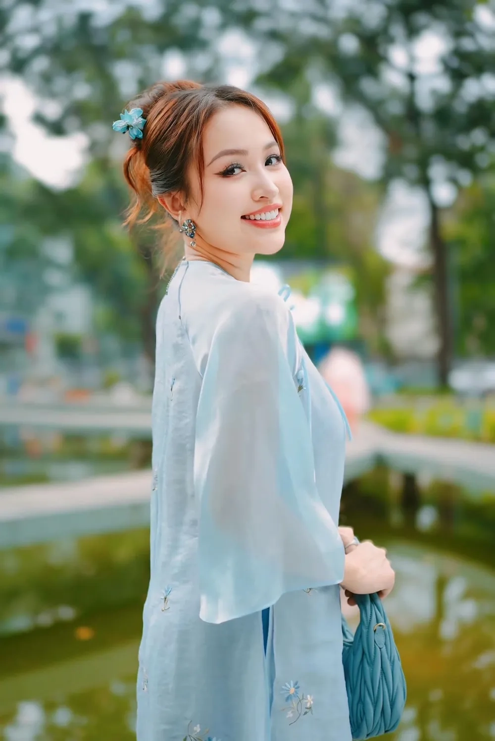 Thương hiệu đang hợp tác với Vân Hugo quảng cáo sữa gì