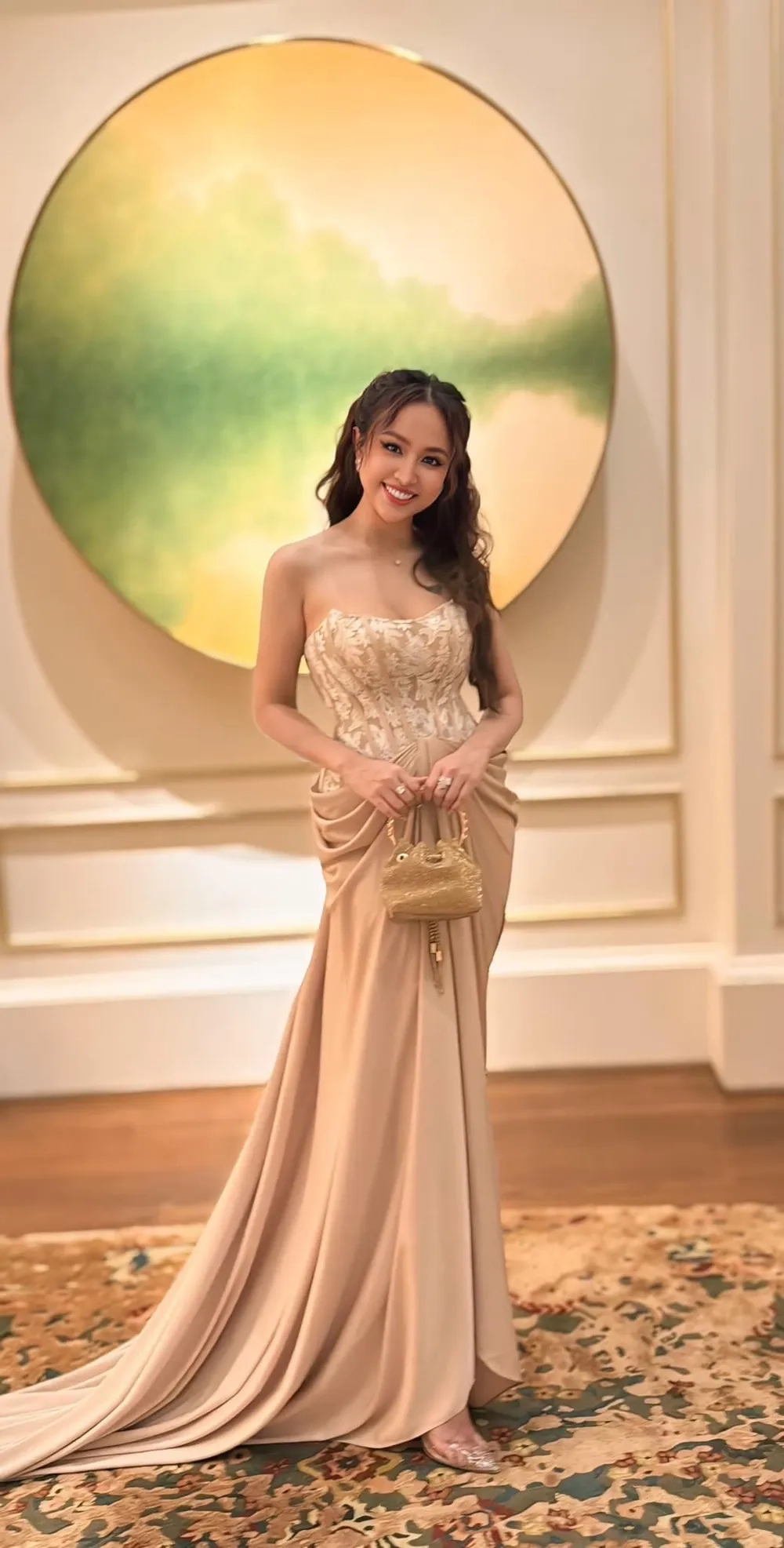 Tiểu sử đầy đủ giúp bạn biết Vân Hugo là ai