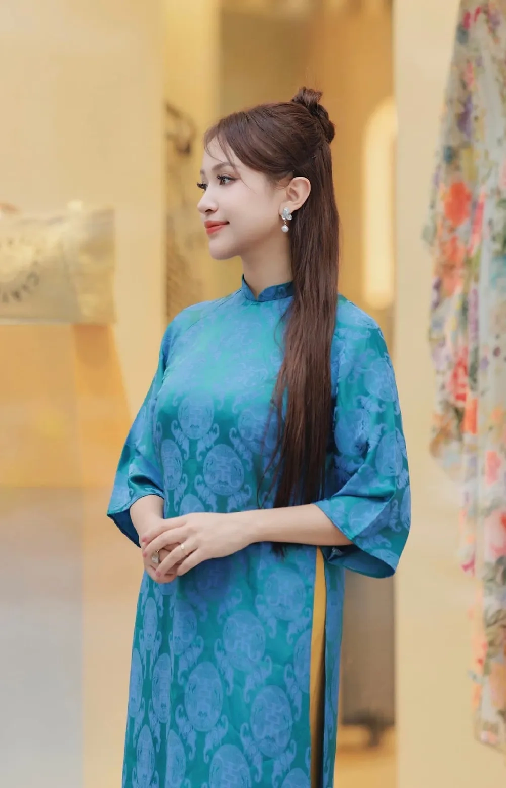 Toàn cảnh cuộc đời trong tiểu sử Vân Hugo