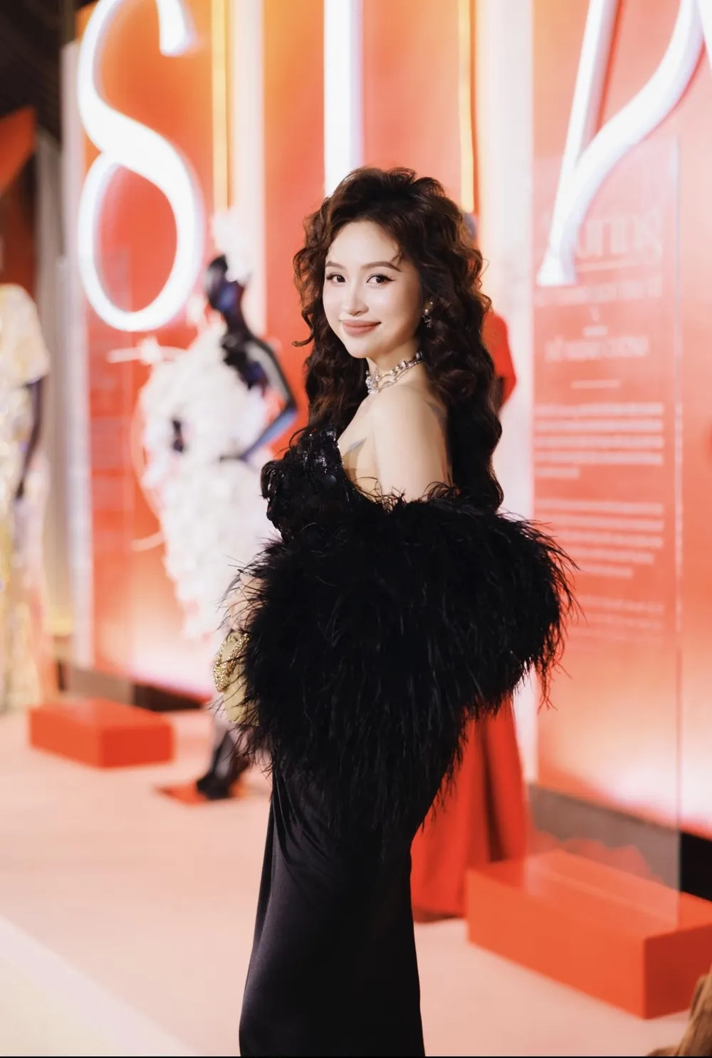 Hé lộ tuổi thật của MC Vân Hugo sinh năm bao nhiêu