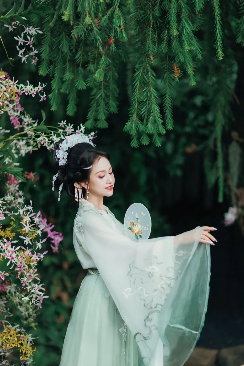 Khán giả trầm trồ khi Vân Hugo hát