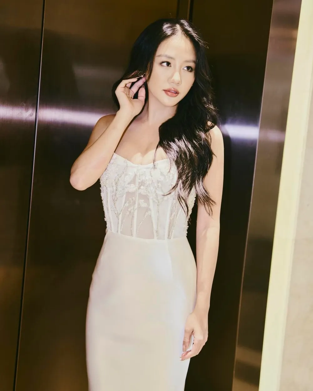 Fan thắc mắc Văn Mai Hương sinh năm bao nhiêu