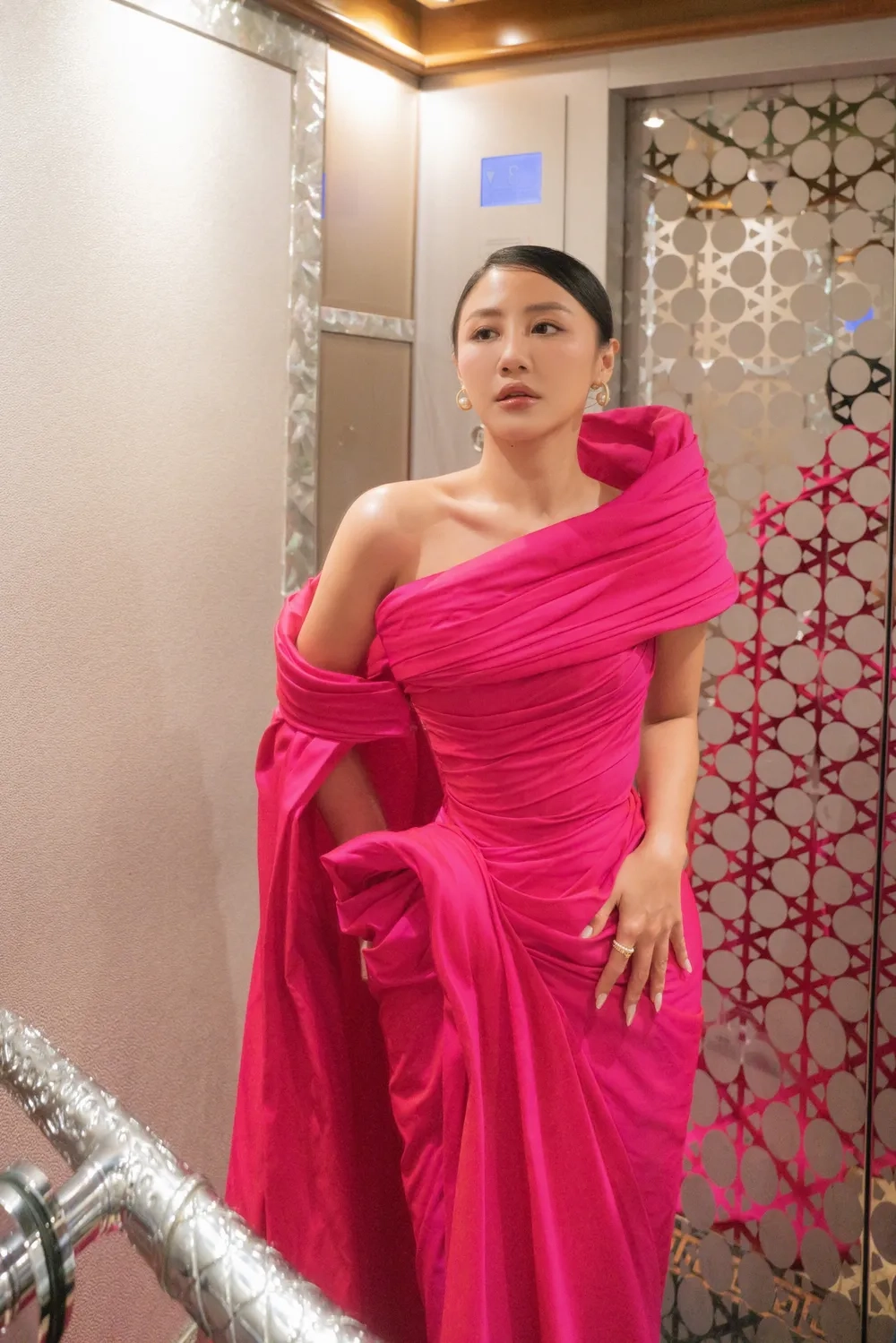 Giai điệu giàu cảm xúc khi Văn Mai Hương hát