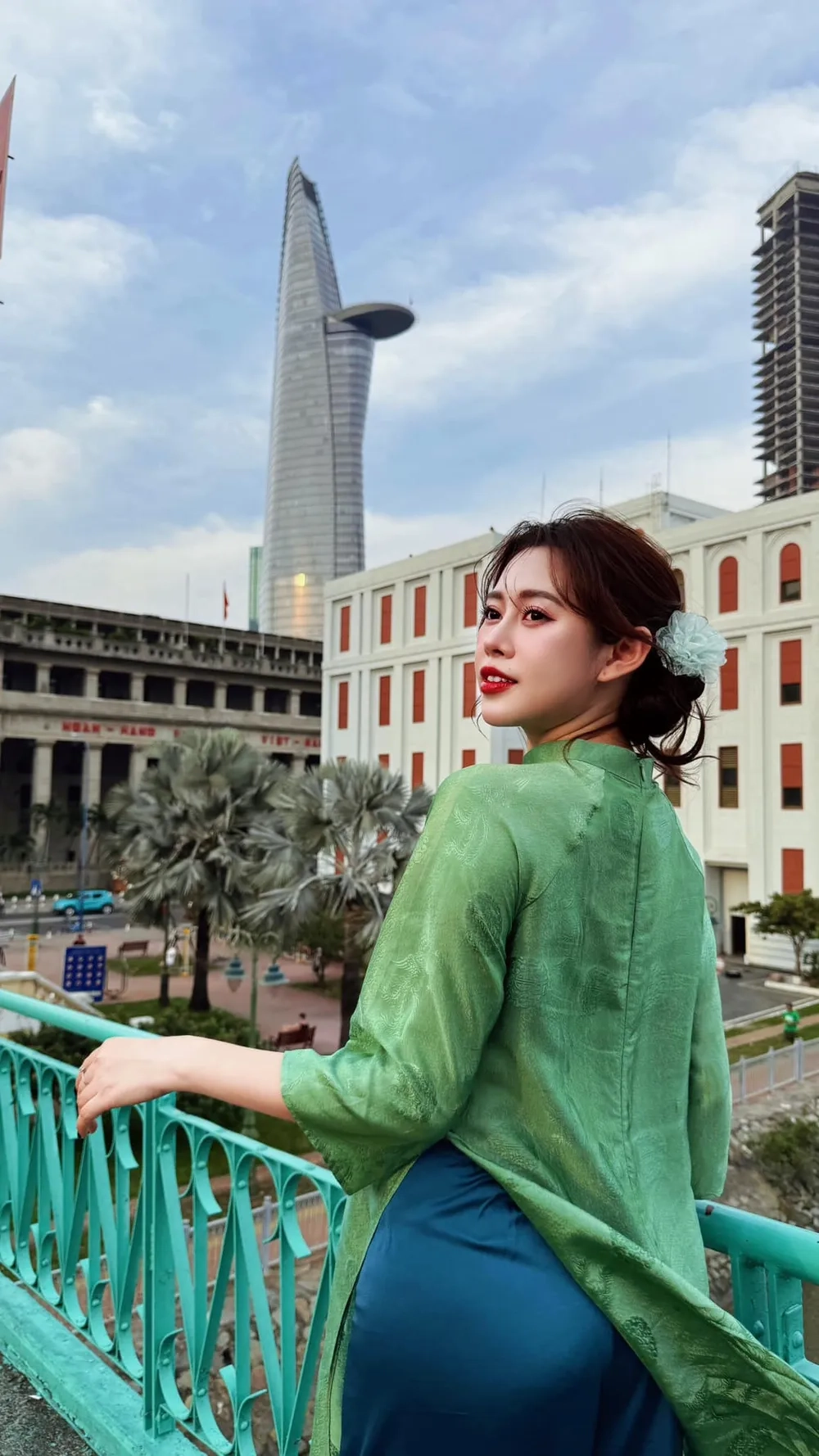 Hé lộ danh tính Việt Phương Thoa tên thật