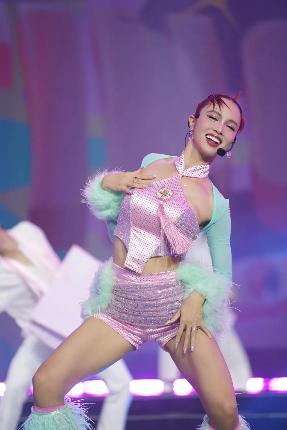 Lùm xùm liên quan đến Vũ Ngọc Anh phốt