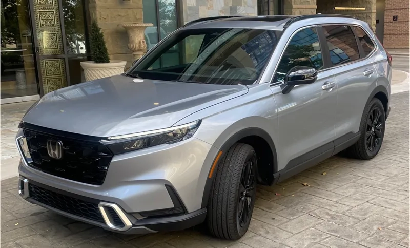 Đặt cạnh hyundai cr v hybrid thấy rõ ưu thế Honda