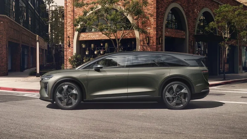 Lucid Gravity so sánh Tesla Model X đầy thuyết phục
