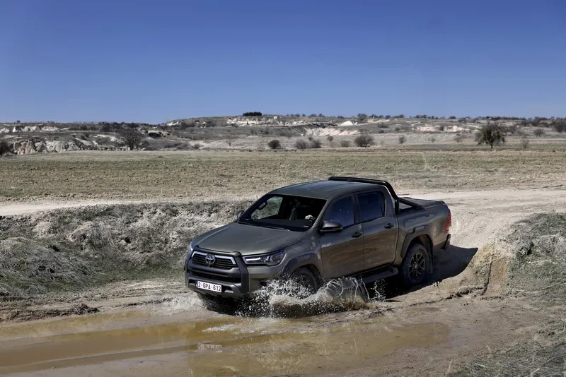 Toyota Hilux 2026 có nội thất rộng rãi hiện đại