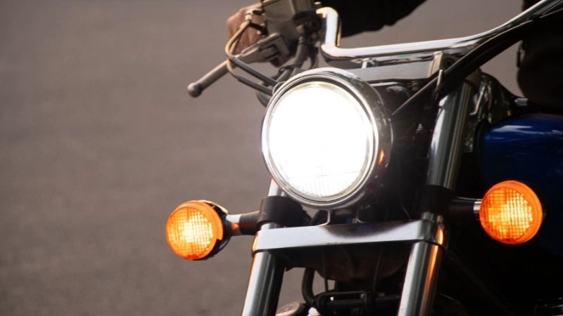 Khắc phục tình trạng đèn xe mờ hoặc không sáng